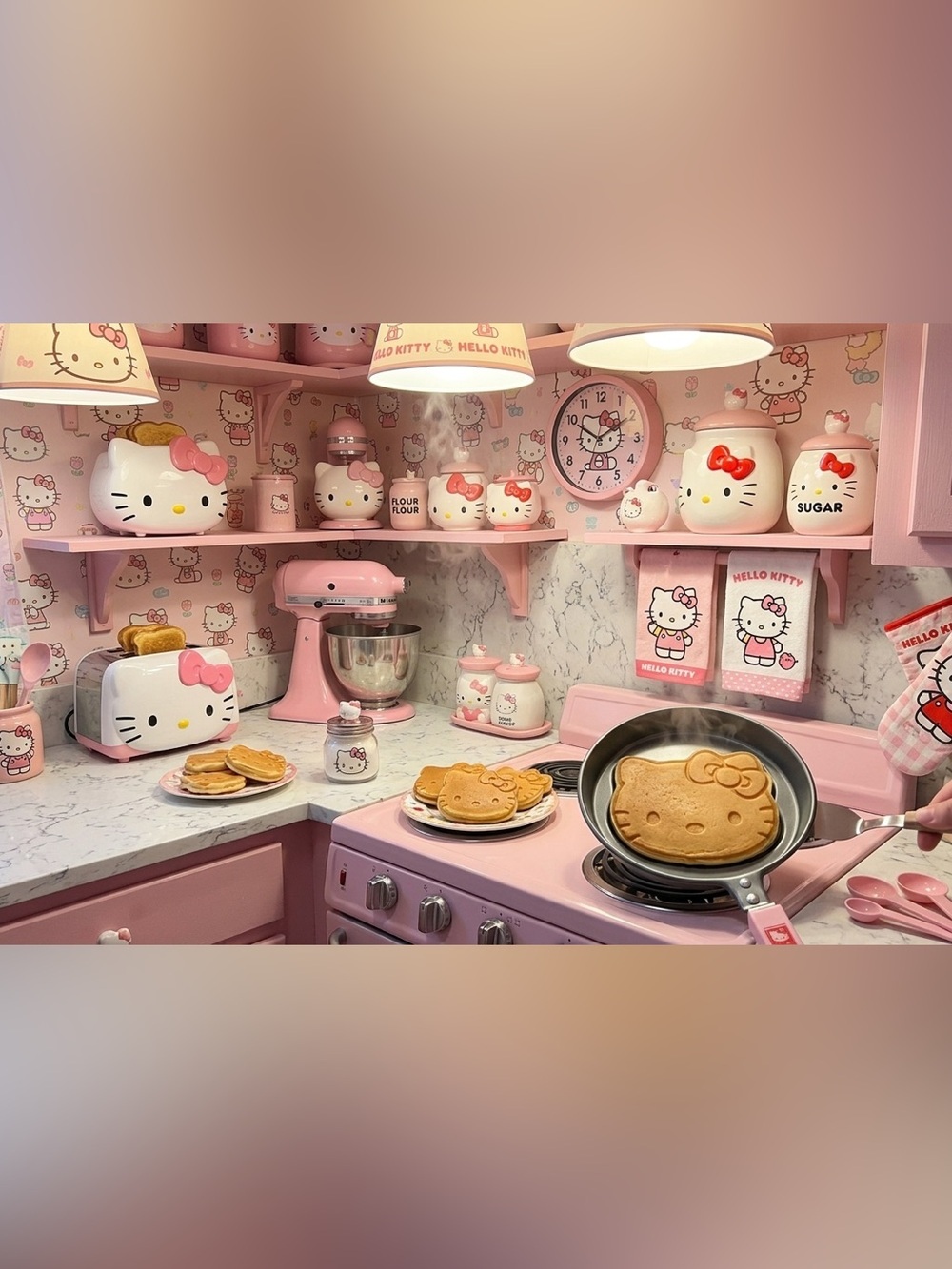 Hello Kitty Pink Character Pancake Pan with Bow Design small pancake size NWT